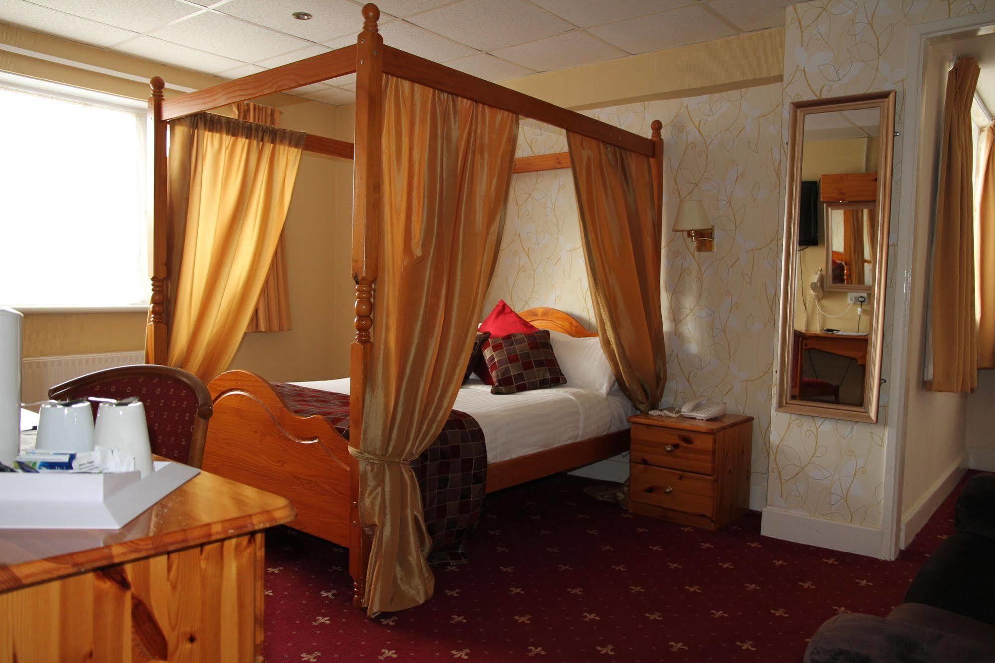 King Charles Hotel Gillingham  Extérieur photo