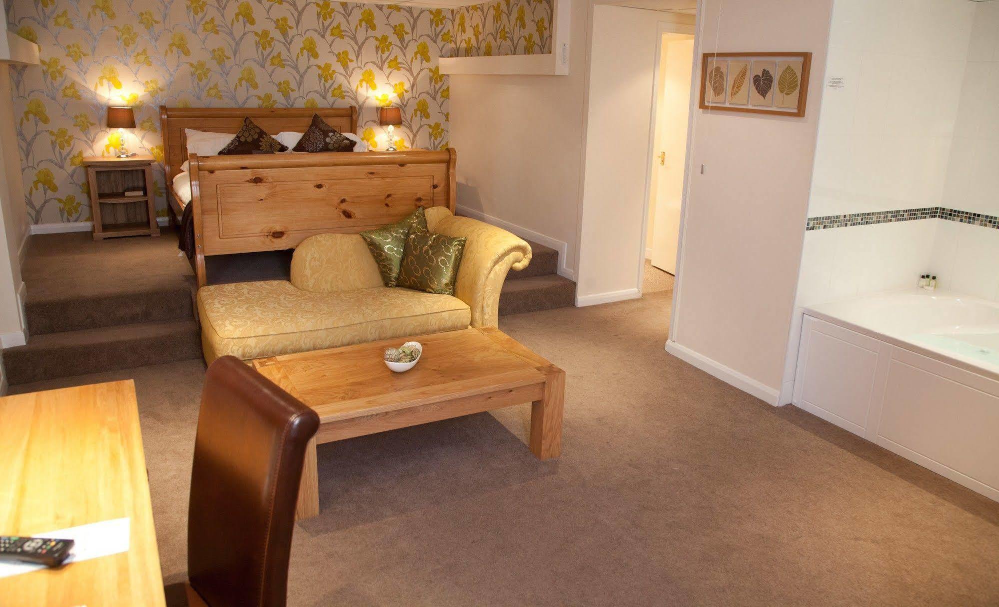 King Charles Hotel Gillingham  Extérieur photo