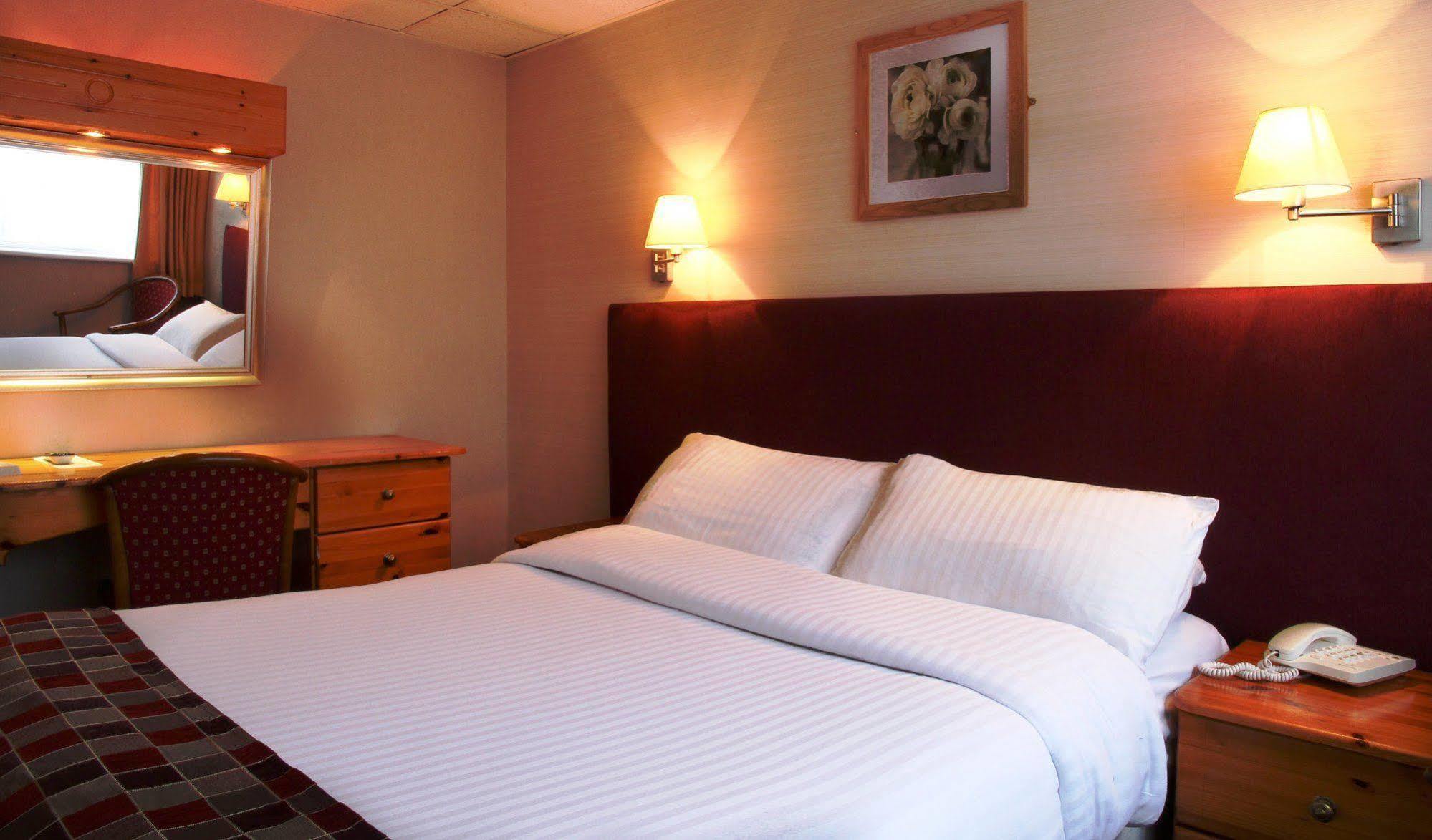King Charles Hotel Gillingham  Extérieur photo
